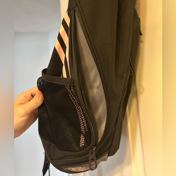 🔥 Adidas full-sized backpack - Picture 4 of 4